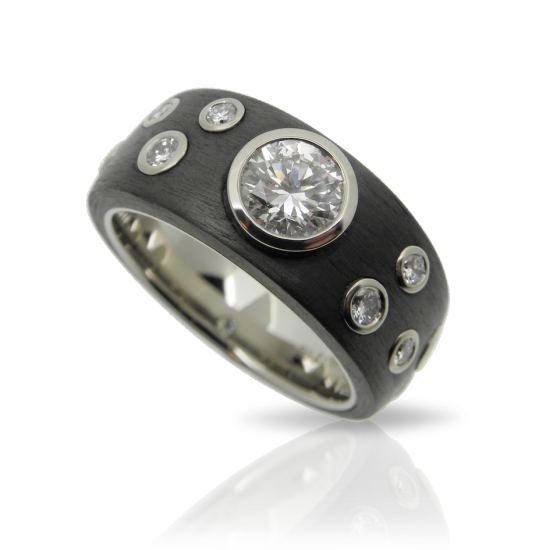 Diamantring, Damenring, Carbonschmuck, Diamantschmuck, Carbonring, Weissgold, Carbon, Brillanten, Diamanten, diamond ring, ladies ring, carbon ring, white gold, brilliant cut, goldsmith, goldschmiede, faktor s, sahak, winterthur, zürich, zurich, swissmade, jewellery, jewelry