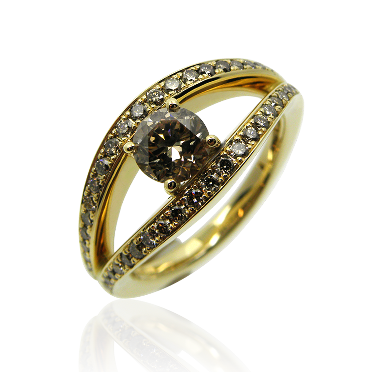 Diamantring, Verlobungsring, Damenring, Alliance, Solitär, solitaire, diamond ring, ladies ring, alliance ring, brilliant cut, diamond, yellow gold, gelbgold, braun, fancy brownish, goldschmied, goldsmith, atelier, manufacture, faktor s, sahak, winterthur, zürich, swissmade, jewellery, jewelry
