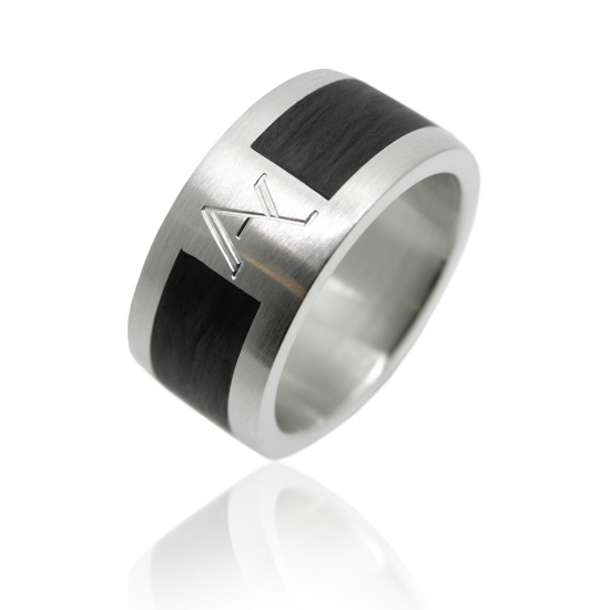 männerring, herrenring, herrenschmuck, carbonschmuck, carbon, silber, silberring, monogramm, initialen, handgravur, graviert, individuell, carbonring, gents ring, gents jewelry, mens ring, mens jewelry, silver, silver ring, individual, initials, hand engraved, engraving, jewelry, schmuck, swissmade, jewellery, goldsmith, manufacture, atelier, goldschmiede, faktor s, sahak