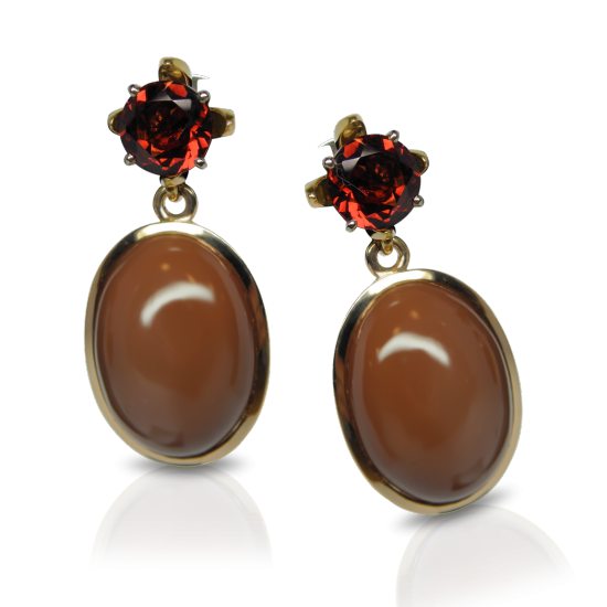 Ohrschmuck, Ohrstecker, Ohrhänger, Edelsteinschmuck, Edelsteine, Blüte, Granatschmuck, Mondstein, facettiert, rotgold, weissgold, cabochon, earrings, stud, pendant, gemstone, gemstone jewelry, moonstone, garnet, faceted, red gold, white gold, juwelen, grip setting, flower, blossom, design, modern, goldschmiede, goldsmith, manufacture, atelier, workshop, sahak, faktor s, winterthur, zurich, zürich, swissmade, jewellery, jewelry