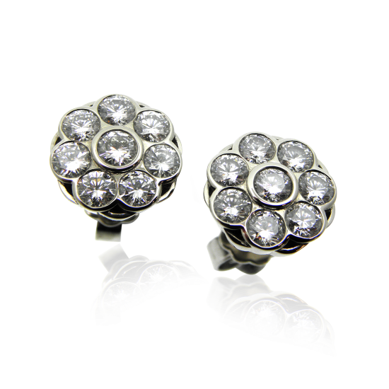 Entourage, Diamantschmuck, Juwelen, Ohrschmuck, Ohrstecker, Ohrringe, Weissgold, Gold, Diamanten, Brillanten, Blume, Anfertigung, Goldschmiede, Faktor S, Sahak, Winterthur, Zürich, Zurich, earring, jewel, design, vintage, juwelen, brilliant cut, diamanten, diamonds, diamond jewelry, goldsmith, goldschmiede, manufacture, white gold, individual, design, classy, klassisch, classic, swissmade, jewellery, jewelry