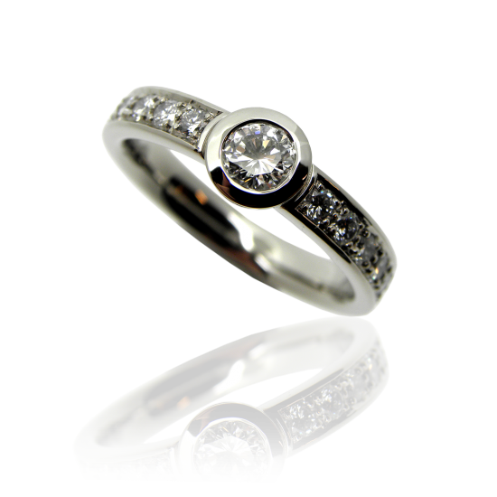 Diamantring, Damenring, Alliance, Verlobungsring, Weissgold, Brillanten, Diamant, engagement ring, ladies ring, diamond ring, white gold, brilliant cut, goldsmith, goldschmiede, manufacture, atelier, faktor s, sahak, winterthur, zürich, swissmade, jewellery, jewelry