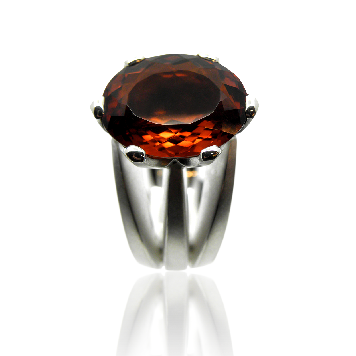 Damenring, Edelsteinring, Silberring, Silberschmuck, Edelsteinschmuck, Citrinring, citrin, ladies ring, gemstone ring, gemstone, citrine, brasilian, oval, facettiert, design, Cocktailring, goldschmiede, goldsmith, faktor s, sahak, manufacture, atelier, winterthur, zürich, zurich, swissmade, jewellery, jewelry