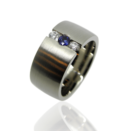 Damenring, diamantring, weissgoldring, weissgold, saphir, saphirring, ladies ring, diamond ring, sapphire ring, white gold, diamond, brilliant cut, sapphire, goldsmith, goldschmiede, winterthur, zürich, manufacture, zürich, zurich, winterthur, swissmade, jewellery, jewelry