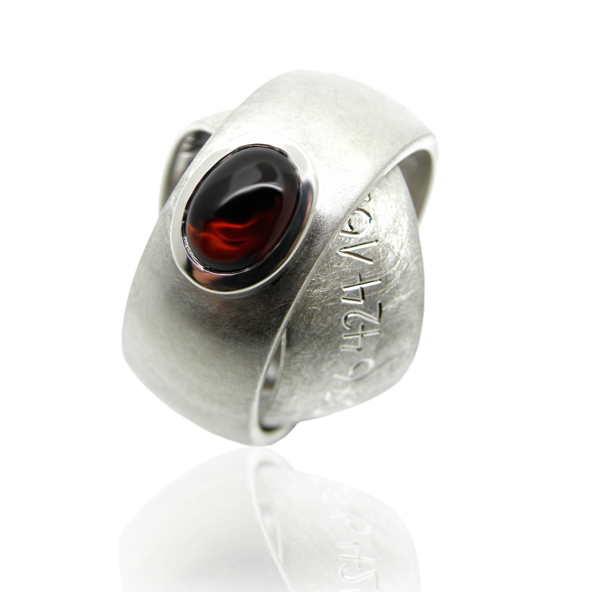 Damenring, Silberring, Spielring, beweglich, silber, Granatring, granat, garnet, ladies ring, silver ring, silver, hand engraving, handgravur, goldschmiede, faktor s, goldsmith, manufacture, sahak, jewellery, swissmade, jewelry, zürich, zurich, winterthur