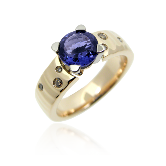 Damenring, Spinellring, Cocktailring, Diamantring, Ladies ring, cocktail ring, diamond ring, diamonds, brillanten, brilliant cut, spinell, spinel, weissgold, rotgold, white gold, yellow gold, design, goldschmiede, goldsmith, manufacture, atelier, faktor s, sahak, winterthur, zürich, zurich, swissmade, jewellery, jewelry