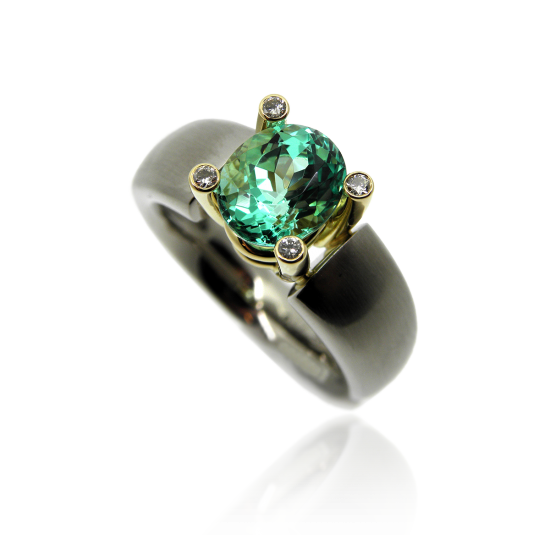 Damenring, Cocktailring, ladies ring, turmalin, tourmaline, turmalinring, diamonds, diamantring, diamanten, klassisch, weissgold, gelbgold, white gold, yellow gold, goldschmiede, goldsmith, sahak, faktor s, manufacture, atelier, winterthur, zurich, swissmade, jewellery, jewelry