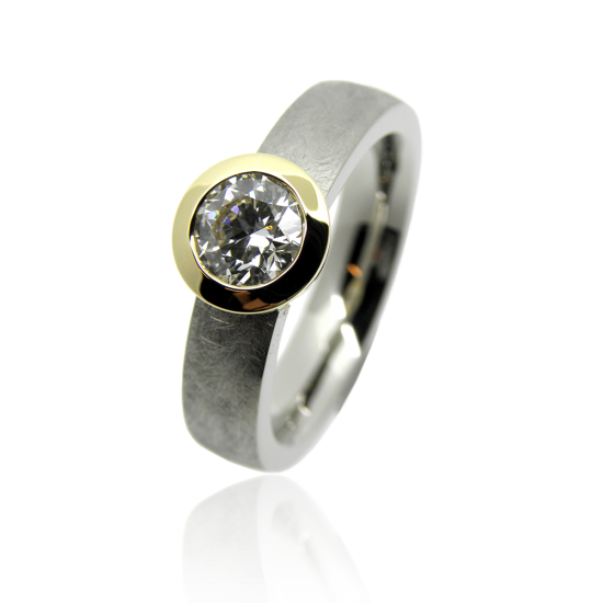 Solitär, verlobungsring, engagement, modern, diamantring, brilliant cut, brillant, weissgold, gelbgold, white gold, yellow gold, manufacture, goldschmied, goldsmith, faktor s, sahak, winterthur, zürich, zurich, jewellery, jewelry, swissmade