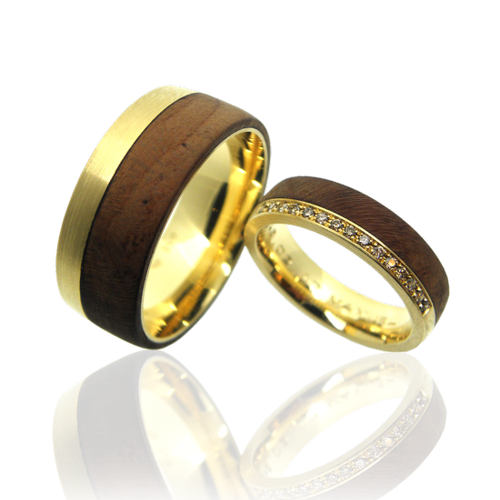 Partnerringe, Eheringe, Trauringe, Alliance, Diamanten, Brillanten, Memoire, Memory, Gelbgold, Holz, Bruyere, Hochzeitsschmuck, Wedding, Faktor S, Winterthur, zurich, zürich, sahak, wedding ring, wedding band, goldsmith, manufacture, design, swissmade, jewellery, jewelry