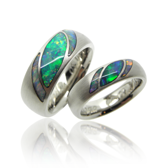 Trauringe, Eheringe, Partnerringe, Hochzeitsringe, Weissgold, Intarsien, Opal, Kristalopal, schwarzer Opal, Steinschleifer, Goldschmiede, Hochzeitsschmuck, Brautschmuck, Faktor S, Winterthur, opalschmuck, zürich, zurich, sahak, swissmade, jewellery, jewelry, wedding, wedding ring, wedding bands, white gold, opal, gem stone, goldsmith, manufacture
