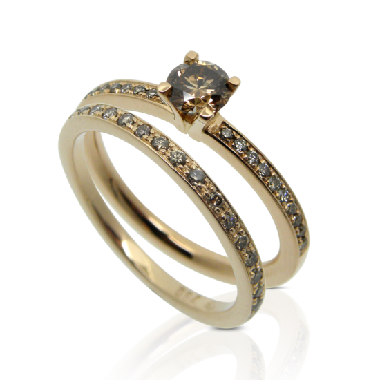 Verlobungsring, Solitär, Solitaire, Alliance, Memoire, Beisteckring, Diamantschmuck, Diamantring, Brillanten, Beisteckring, zeitlos, rotgold, goldschmuck, diamanten, goldschmiede, zürich, Engagement ring, Solitaire, Alliance, Memoire, Beisteckring, Diamond jewelery, Diamond ring, Diamonds, Beisteckring, timeless, rose gold, gold jewelery, diamonds, goldsmiths, Zurich, winterthur, faktor s, sahak, swissmade, jeewellery, jewelry