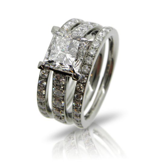 Diamantring, Diamantschmuck, Verlobungsring, Solitär, Alliance, Diamanten, Princess, Brillanten, Grifffassung, klassisch, Memoire, Damenring, Edelsteine, Engagement ring, Goldschmied, Atelier, Zürich, individuell, Atelier, Diamond ring, diamond jewelery, engagement ring, solitaire, alliance, diamonds, princess, brilliants, grip, classic, memoire, ladies ring, gemstones, engagement ring, goldsmith, atelier, Zurich, individual, manufacture, swissmade, sahak, faktor s, winterthur