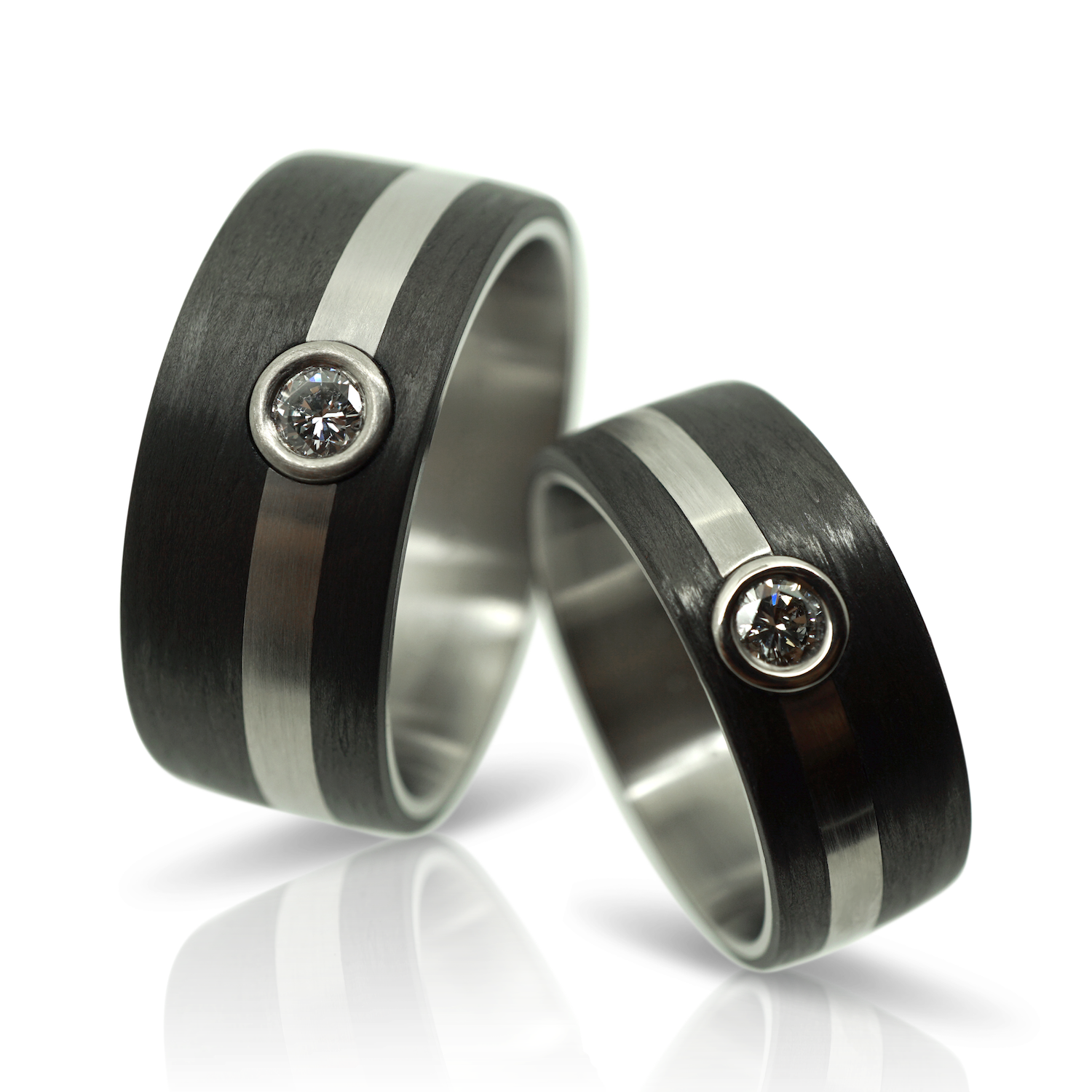 trauringe, eheringe, partnerringe, carbonschmuck, carbonringe, diamantringe, diamant, palladium, solitär, design, geometrisch, modern, hochzeit, hochzeitsschmuck, goldschmied, zürich, wedding rings, wedding rings, partner rings, carbon jewelry, carbon rings, diamond rings, diamond, palladium, solitaire, design, geometric, modern, wedding, wedding jewelry, goldsmith, Zurich, sahak, faktor s, winterthur, swissmade, jewelry, jewellery, marriage