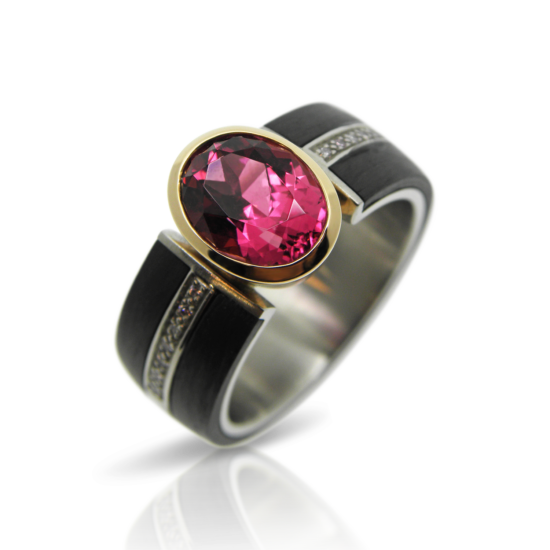 Damenring, Edelsteinring, Cocktailring, Damenschmuck, Turmalin, Turmalinschmuck, Carbon, Carbonring, Diamanten, Brillanten, pink, rosa, carbon, palladium, rotgold, edelsteine, diamantring, diamantschmuck, goldschmiede, individuell, handarbeit, zürich, design, modern, Women's ring, gemstone ring, cocktail ring, women's jewelry, tourmaline, tourmaline jewelery, carbon, carbon ring, diamonds, diamonds, pink, pink, carbon, palladium, rose gold, gemstones, diamond ring, diamond jewelery, goldsmith, individual, handmade, zurich, design, winterthur, zürich, sahak, faktor s, swissmade, jewelry, jewellery