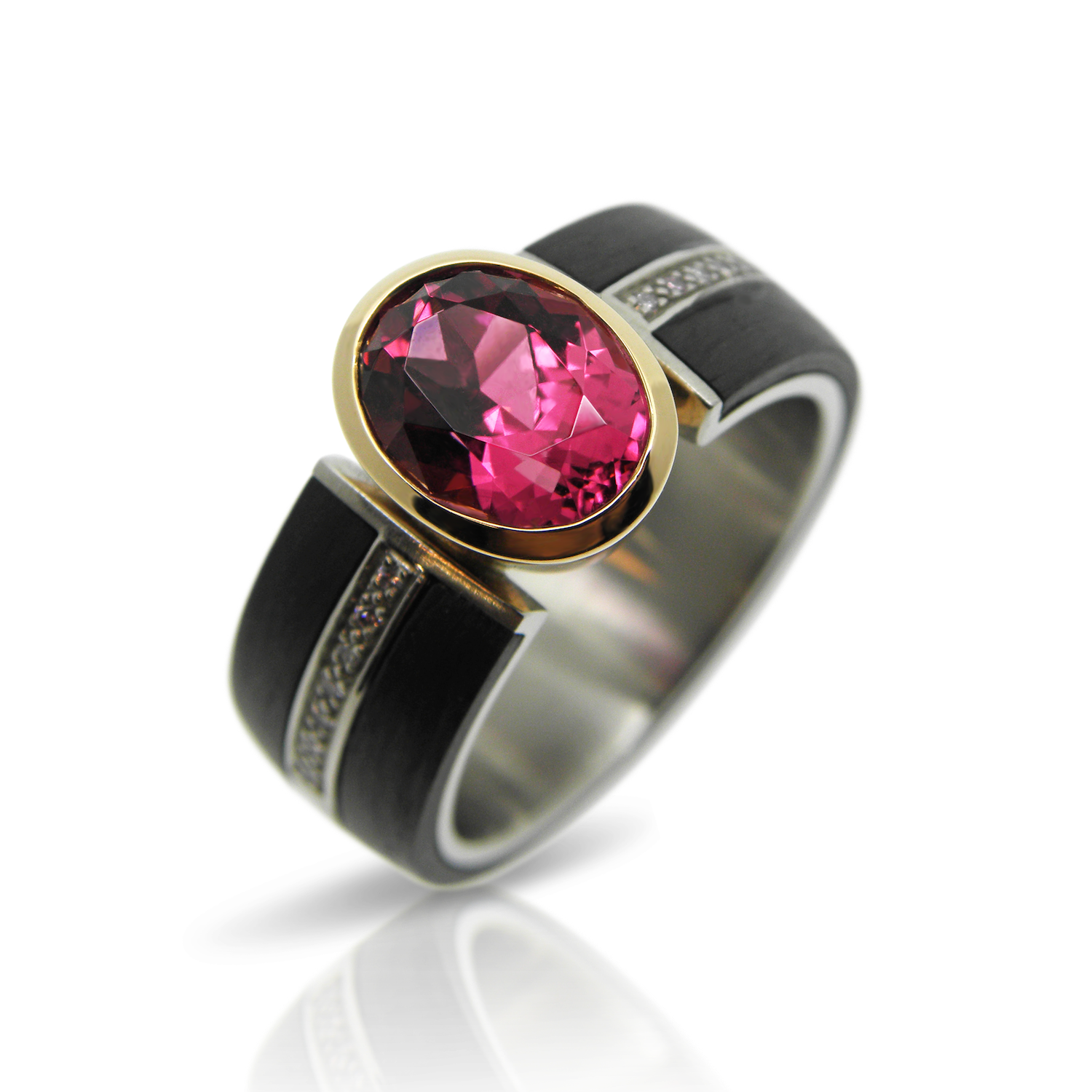 Damenring, Edelsteinring, Cocktailring, Damenschmuck, Turmalin, Turmalinschmuck, Carbon, Carbonring, Diamanten, Brillanten, pink, rosa, carbon, palladium, rotgold, edelsteine, diamantring, diamantschmuck, goldschmiede, individuell, handarbeit, zürich, design, modern, Women's ring, gemstone ring, cocktail ring, women's jewelry, tourmaline, tourmaline jewelery, carbon, carbon ring, diamonds, diamonds, pink, pink, carbon, palladium, rose gold, gemstones, diamond ring, diamond jewelery, goldsmith, individual, handmade, zurich, design, winterthur, zürich, sahak, faktor s, swissmade, jewelry, jewellery