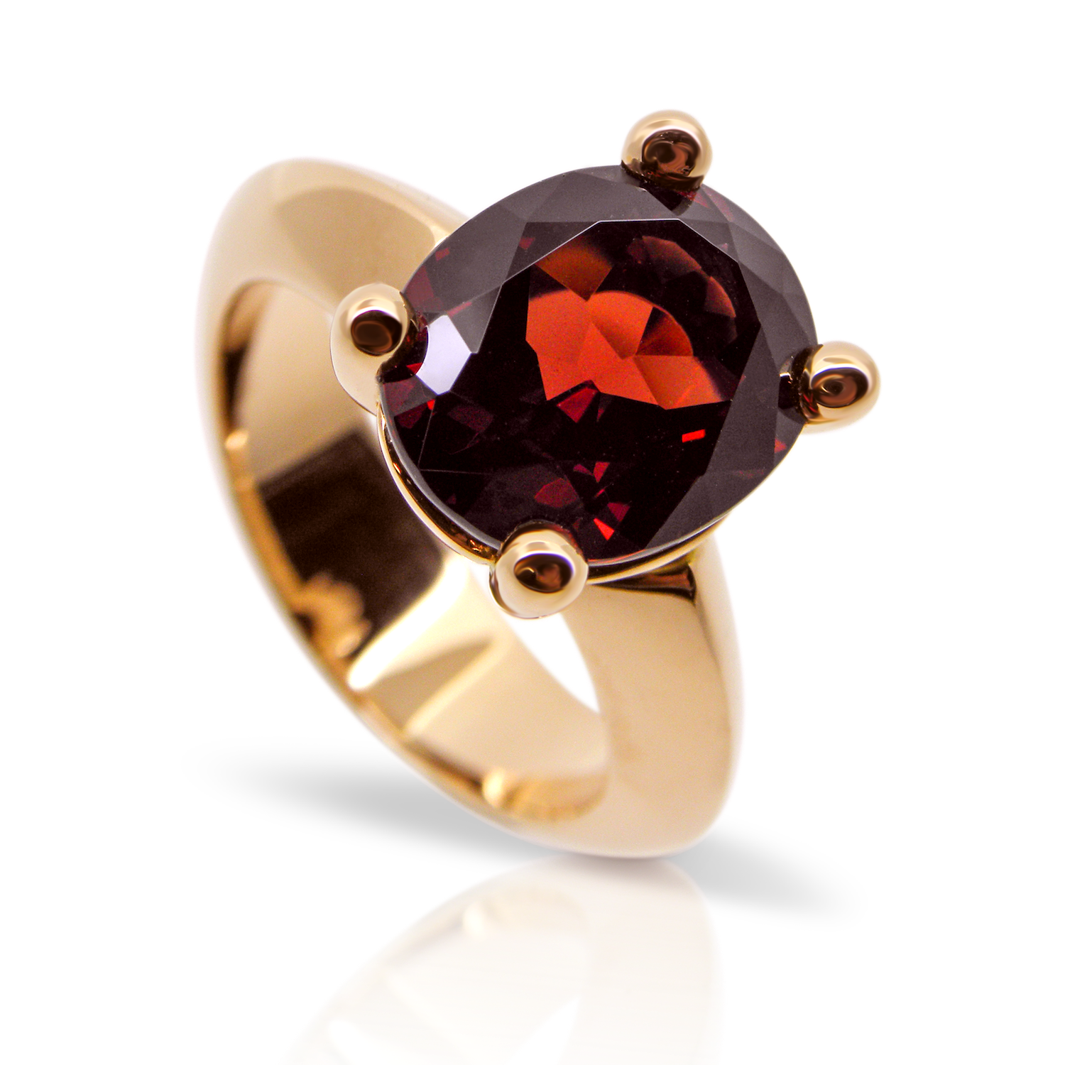 Damenring, Cocktailring, Edelsteinring, Edelsteine, Weissgold, Brillanten, Diamantschmuck, Diamanten, Topas, London Blue, blau, facettiert, Krallen, Fassung, Grifffassung, Juwelen, rhodiniert, goldschmied, Faktor S, Sahak, Sahak Jewellery, Zürich, Ladies ring, cocktail ring, gemstone ring, diamond ring, gemstones, red gold, diamond jewelry, diamonds, garnet, Granat, red, faceted, claws, setting, grip setting, jewels, rhodium-plated, goldsmith, Design, Zurich, Swissmade, jewelry, individual