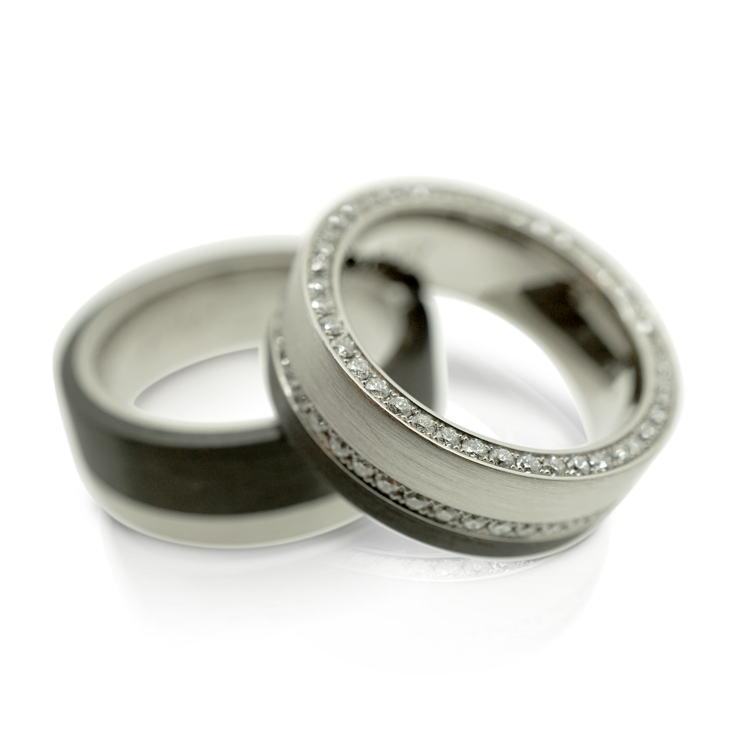 trauringe, eheringe, partnerringe, carbonringe, diamantring, alliance, memoire, diamantschmuck, hochzeitsschmuck, brillanten, weissgold, heiraten, hochzeit, schmuck, carbon, gravur, lasergravur, individuell, goldschmied, zürich, wedding rings, wedding rings, partner rings, carbon rings, diamond rings, alliance, memoire, diamond jewelery, wedding jewelery, brilliants, white gold, marry, wedding, jewelery, carbon, engraving, laser engraving, individual, goldsmith, Zurich, swissmade, faktor s, sahak, jewellery, jewelry, bride, bridal