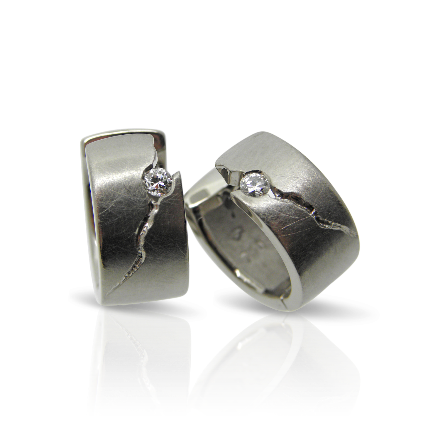 Creolen, Ohrschmuck, Diamantschmuck, Brillanten, Diamantohrringe, Ohrringe, Riss, Design, Weissgold, Goldschmied, Earrings, pendents, diamond, diamond jewel, white gold, goldsmith, manufacture, atelier, faktor s, sahak, winterthur, zürich, zurich, swissmade, jewellery, jewelry