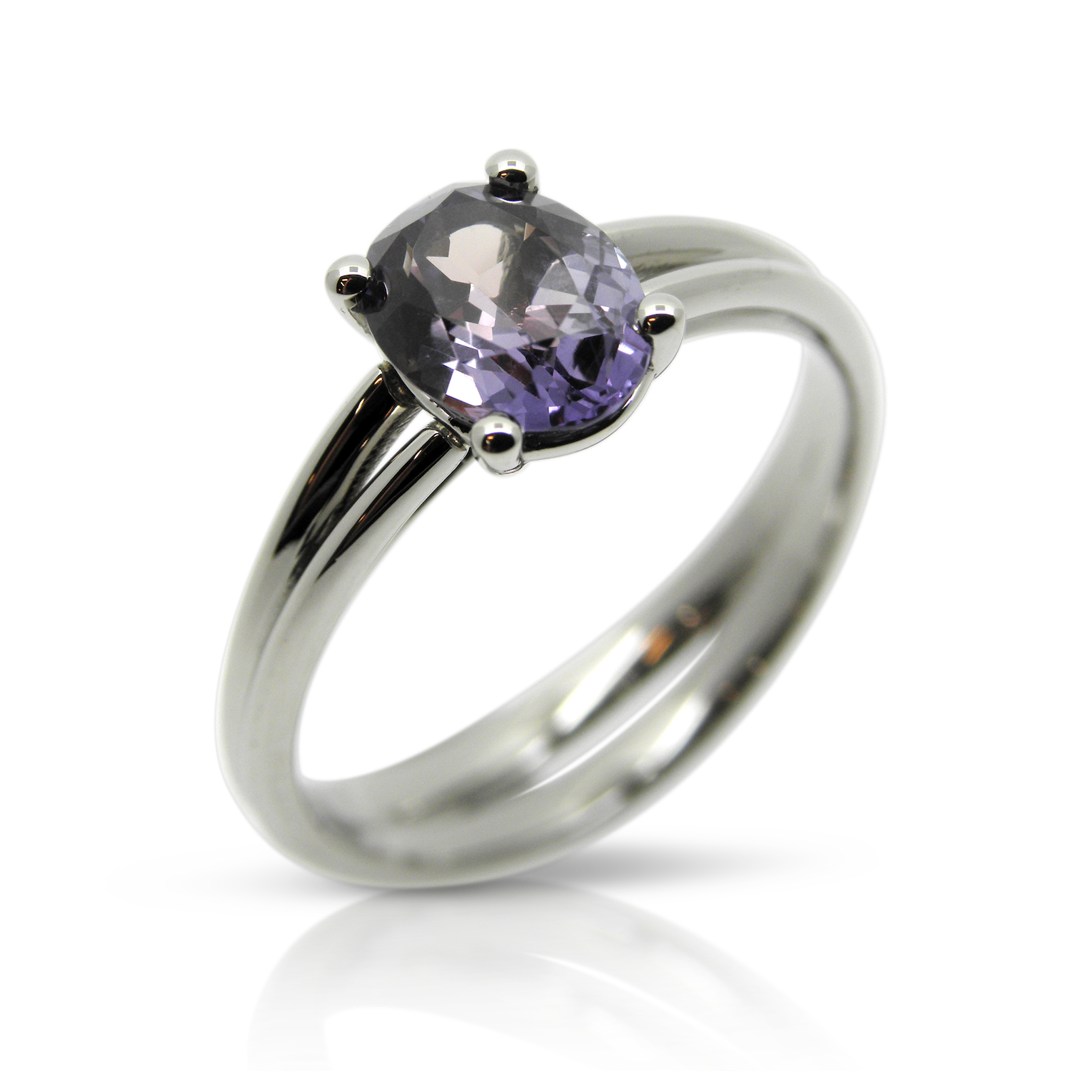 damenring, solitär, verlobungsring, edelsteinring, alexandrit, alexandrit-schmuck, weissgold, goldring, design, elegant, modern, goldschmied, anfertigung, sahak, faktor s, winterthur, zurich, ladies' ring, solitary, engagement ring, gemstone ring, alexandrite, alexandrite jewelry, white gold, gold ring, design, elegant, modern, goldsmith, manufacture, sahak, factor s, winterthur, zurich, handmade, handgefertigt, swissmade, jewellery, jewelry, farbwechsel, changieren, minz, grün, violet, flieder