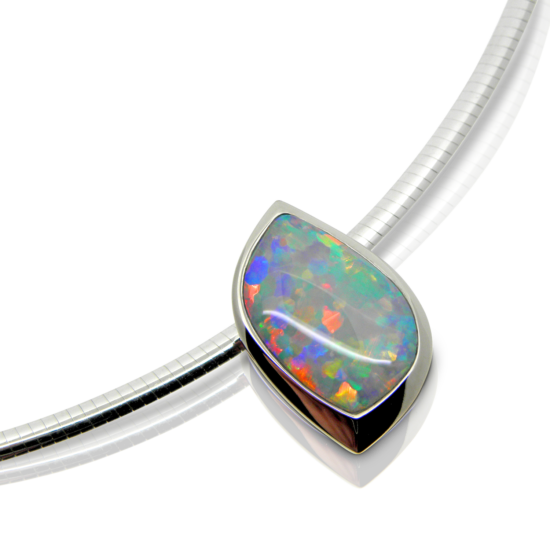 halsschmuck, anhänger, collier, omega, halskette, opalschmuck, opal, weissgold, goldschmuck, unikat, anfertigung, damenschmuck, schmuck, goldschmiede, design, einzigartig, modern, zürich, necklace, pendant, necklace, omega, necklace, opal jewellery, opal, white gold, gold jewellery, unique, manufacture, ladies jewellery, jewellery, goldsmiths, design, unique, modern, zurich, swissmade, faktor s, sahak jewellery, winterthur